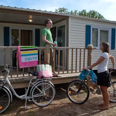 Camping Club L'oree Du Bois 4*