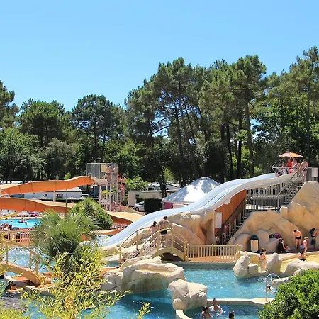 Camping Club L'oree Du Bois 4*